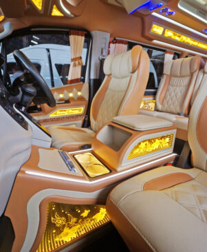 กล่องกลางข้างคนขับแบบต่อเนื่องกับคอนโซลเกียร์ Allnew Commuter [Q006]
